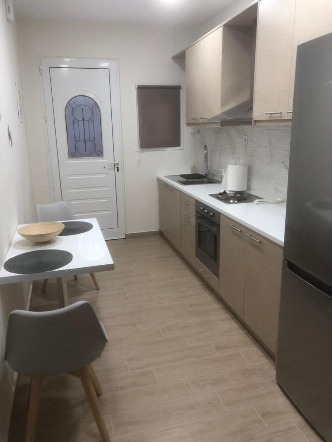 Chris3 Apartment Каламата Екстериор снимка