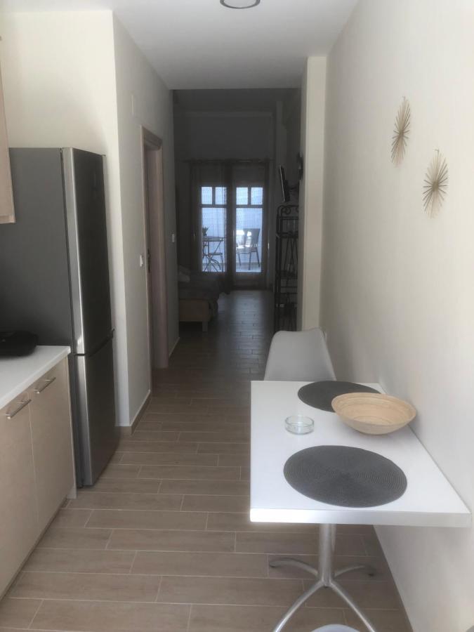 Chris3 Apartment Каламата Екстериор снимка